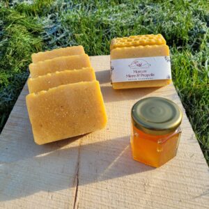 Săpun natural artizanal cu MIERE și PROPOLIS